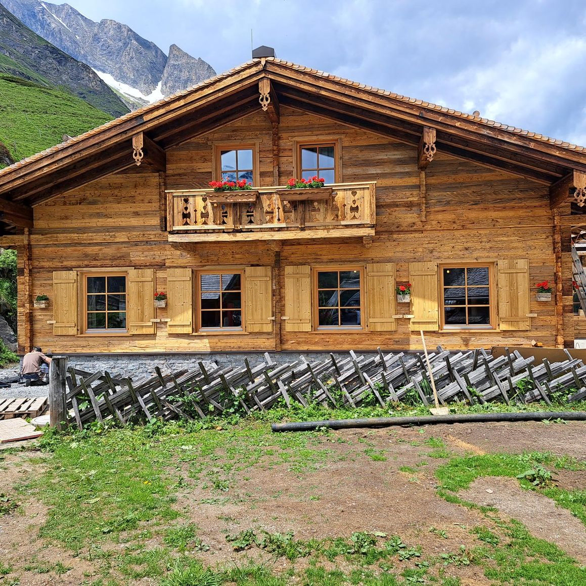 Balkone & Terrassen aus Holz von Profi aus Kaprun