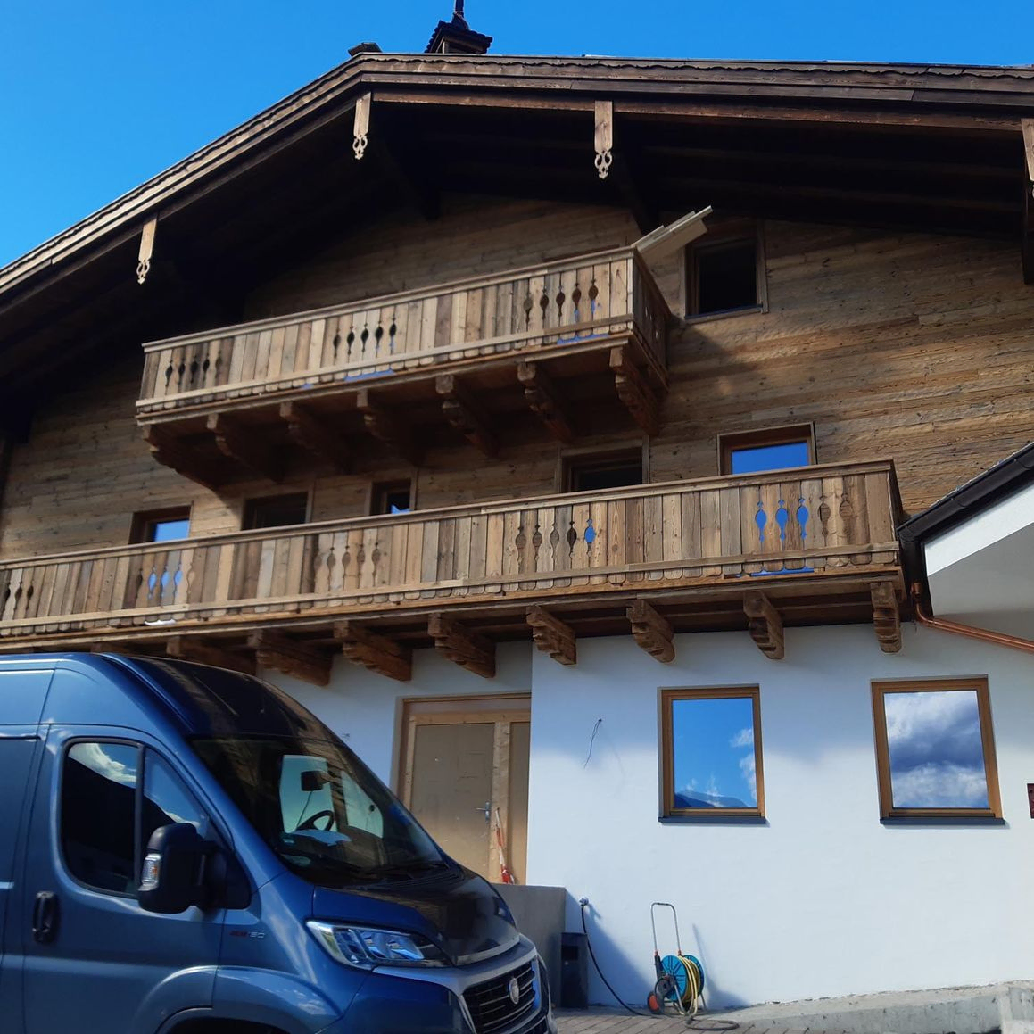 Balkone & Terrassen aus Holz von Profi aus Kaprun